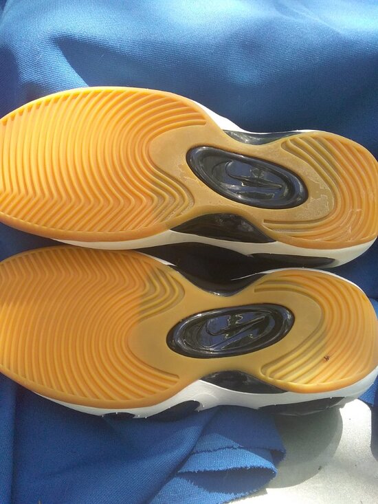 Nike mens  athletic shoes main image 4